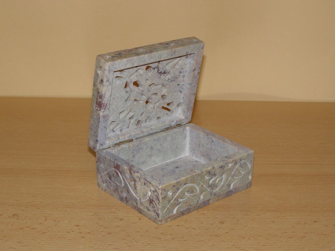 Šperkovnice vyřezávaná - mastek obdélník s18