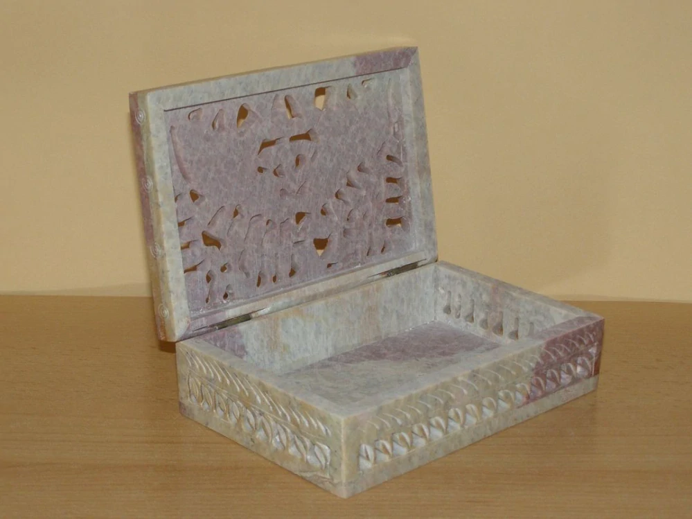 Šperkovnice vyřezávaná - mastek obdélník s42