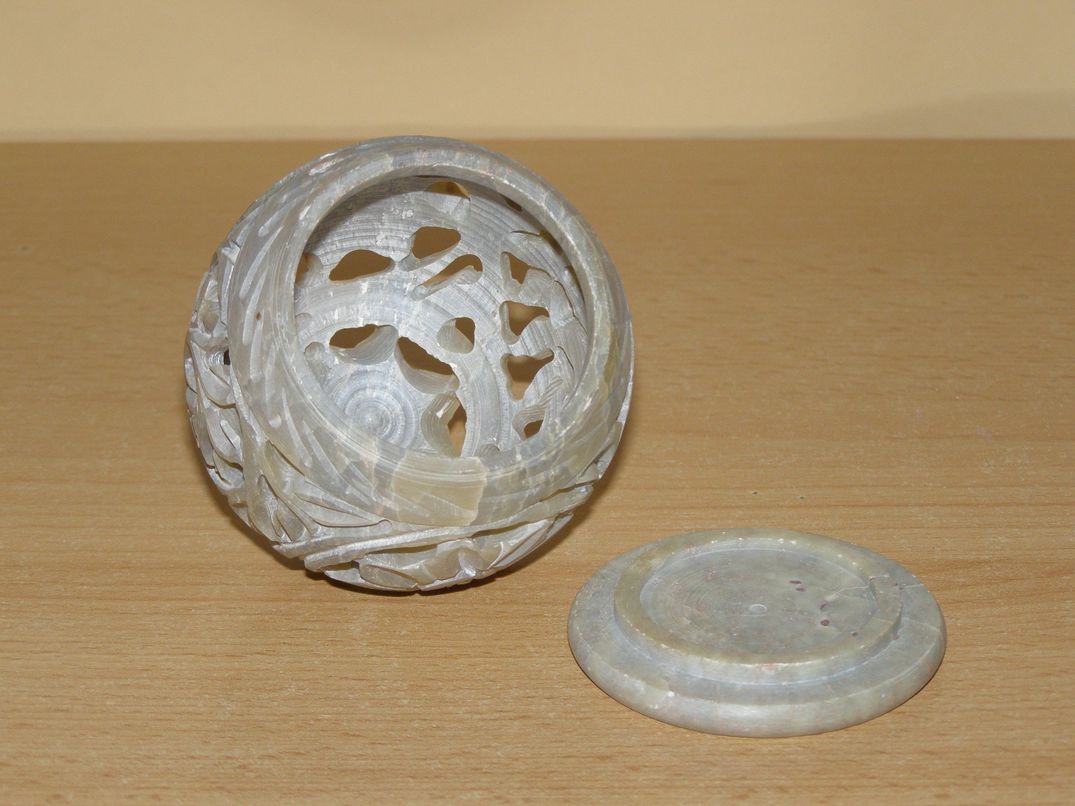 Svícen - mastek - koule kvm17