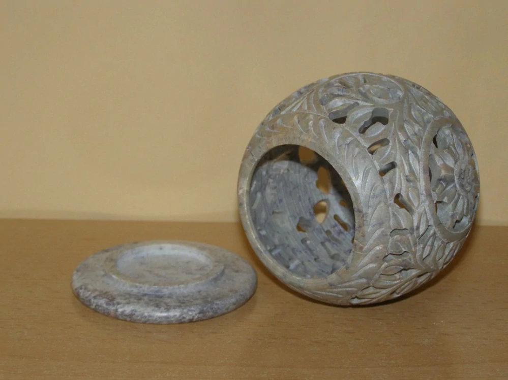 Svícen - mastek - koule kvm18