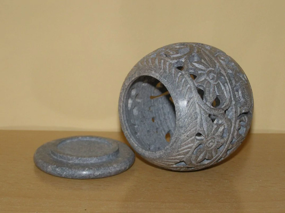 Svícen - mastek - koule kvm21