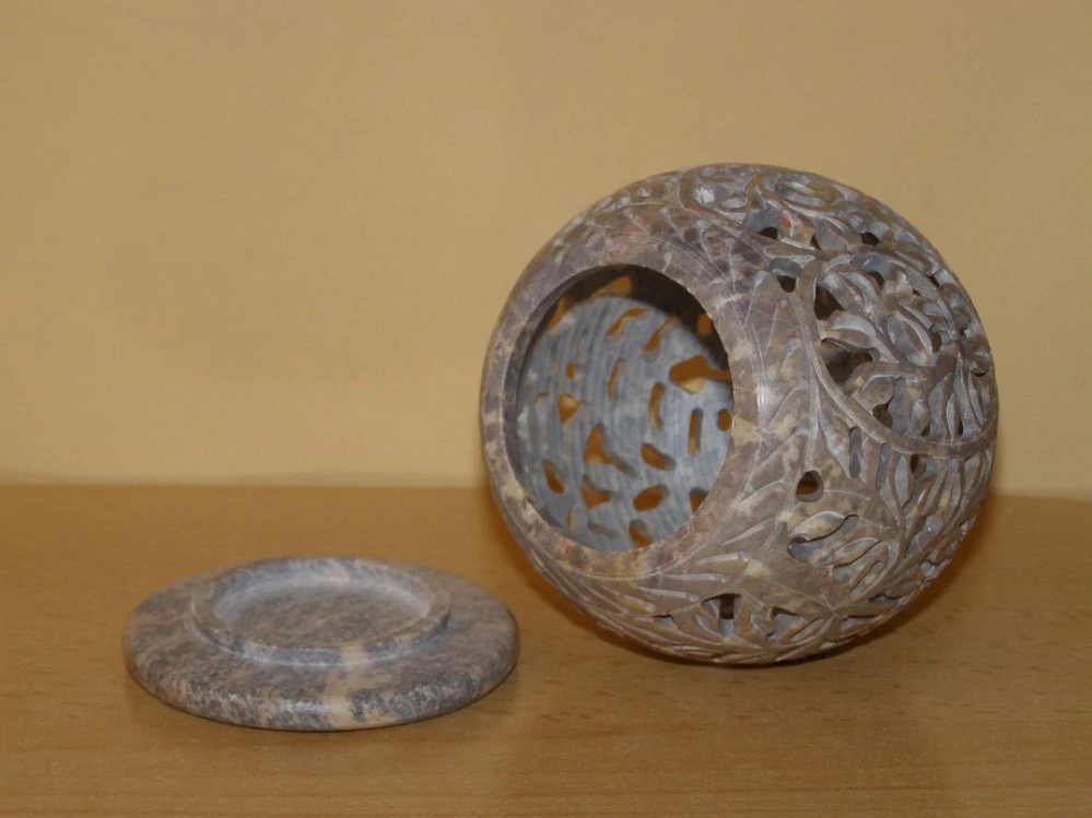 Svícen - mastek - koule kvm22