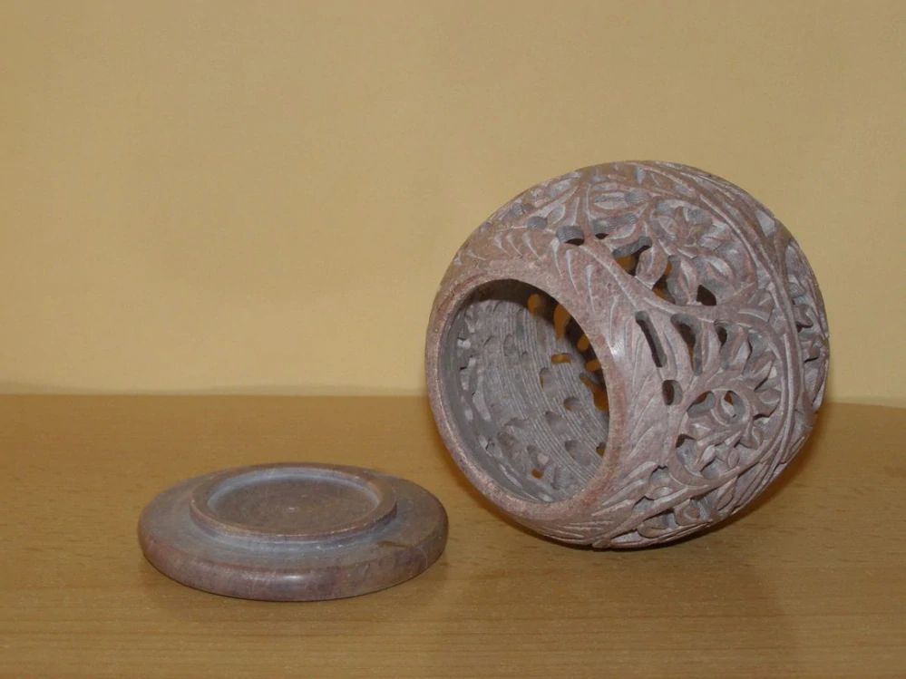 Svícen - mastek - koule kvm24