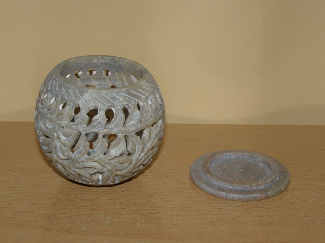 Svícen - mastek - koule - kvm4