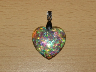 Orgonit - přívěsek - srdíčko efekt měsíční kámen - kpo30
