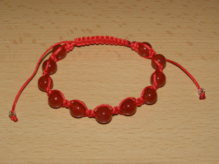 Drhaný Shamballa náramek - karneol - červená šňůrka - dn28