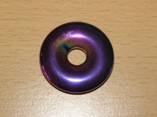 Hematit pokovený bismutem - Donut - kdm86