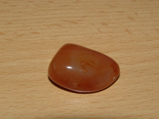 Achát červený - Tromlovaný kámen - kt214